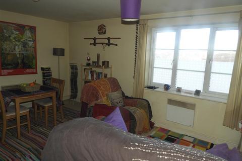1 bedroom flat for sale - Cricklade Road, Swindon SN2