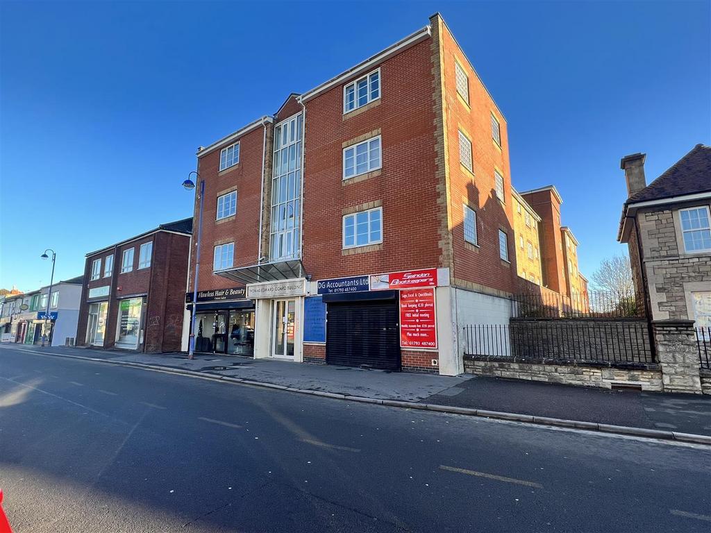 Cricklade Road, Swindon SN2 1 bed flat for sale £95,000