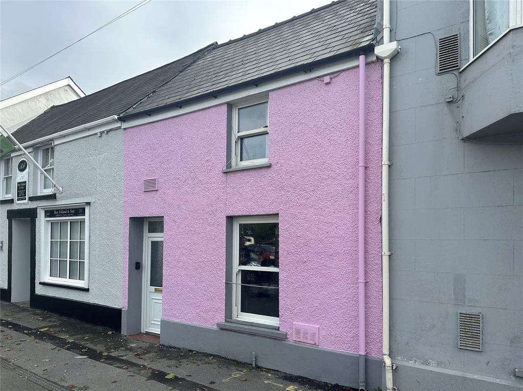Cartlett, Haverfordwest... 2 bed terraced house £725 pcm (£167 pw)