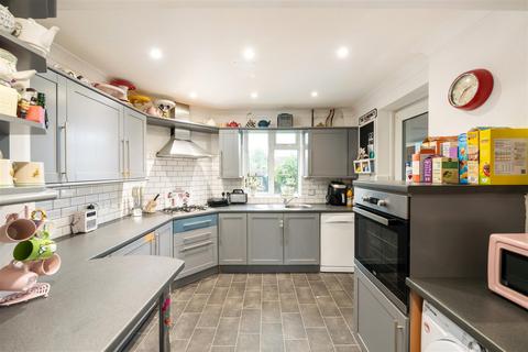 20 Arden Close, Reigate, RH2 7QN