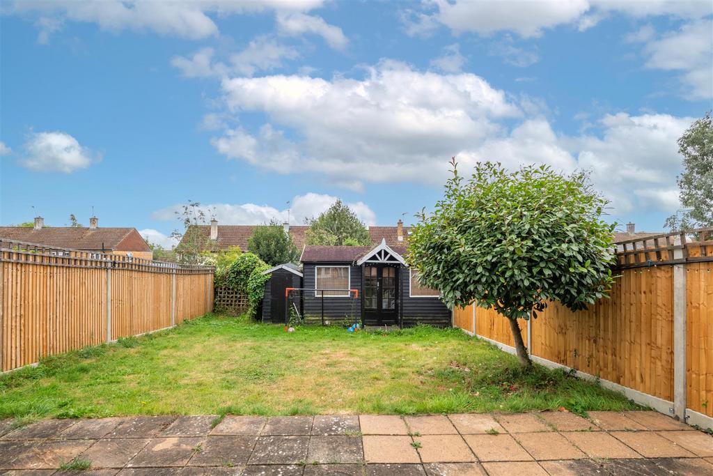 20 Arden Close externals-5.jpg