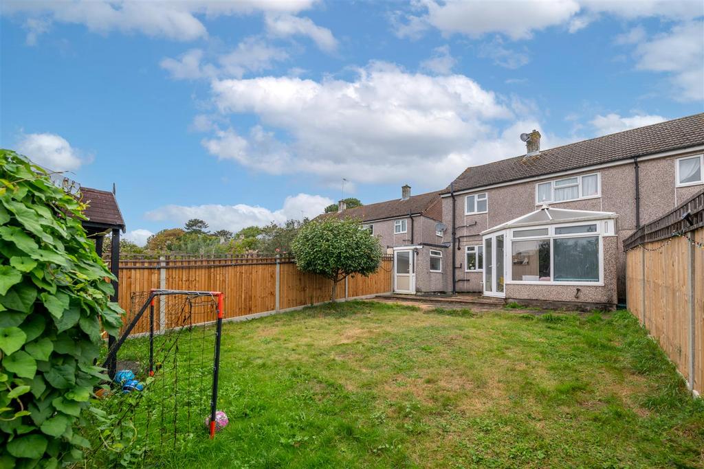 20 Arden Close externals-9.jpg