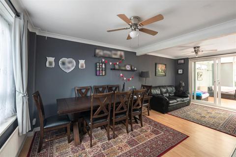 20 Arden Close, Reigate, RH2 7QN