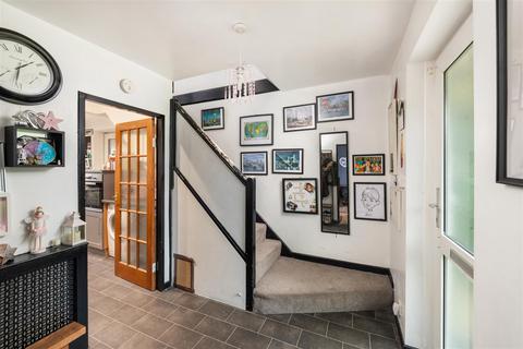 20 Arden Close, Reigate, RH2 7QN