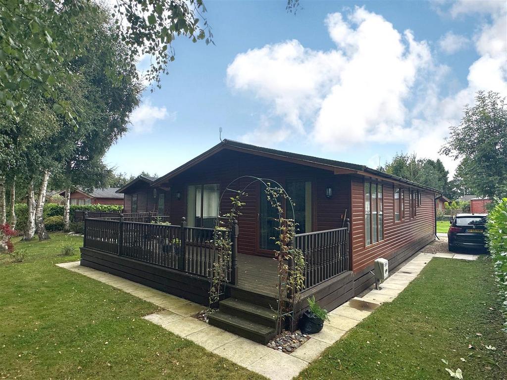 Sheriff Hutton Road, Strensall 3 bed park home for sale £165,000