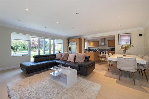 5 bedroom detached house for sale - The Chowns, Harpenden