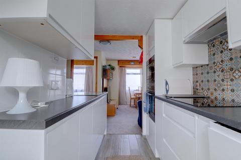 3 bedroom chalet for sale, Golden Bay, Westward Ho,