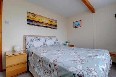 3 bedroom chalet for sale, Golden Bay, Westward Ho,