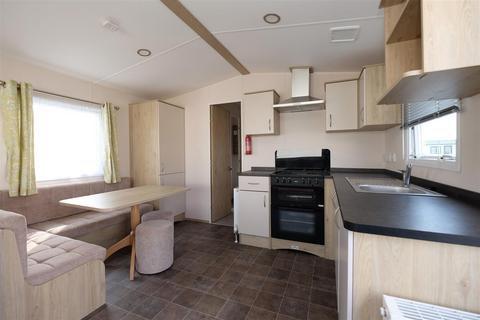 2 bedroom park home for sale, Alberta Holiday Park, Seasalter, Whitstable