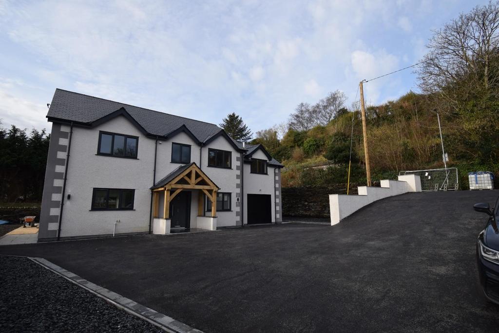 Pistyll Gwyn, Penrhyndeudraeth 4 bed detached house for sale £459,000