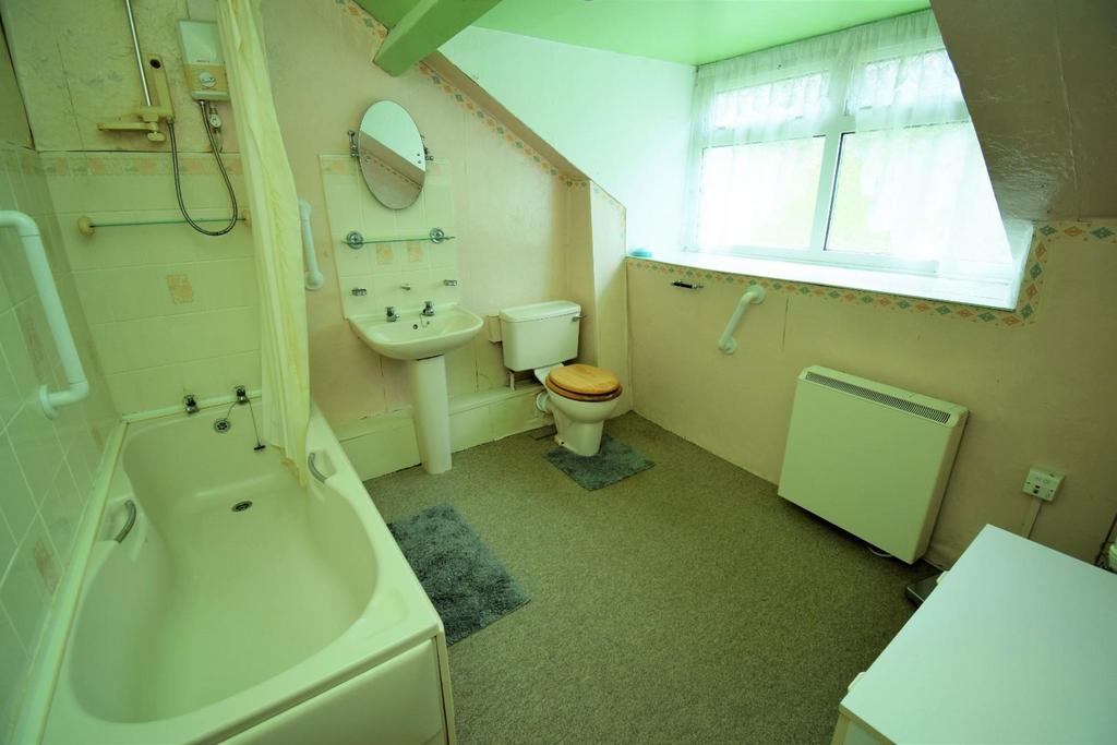 Bathroom.jpg