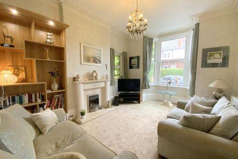 1 Abbey Drive West, Grimsby, DN32 0HH