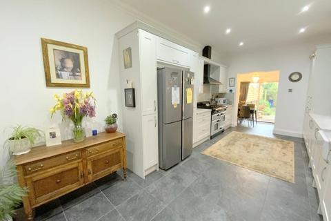 1 Abbey Drive West, Grimsby, DN32 0HH
