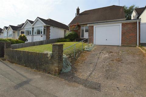 3 bedroom detached bungalow for sale, Links Way, Croxley Green