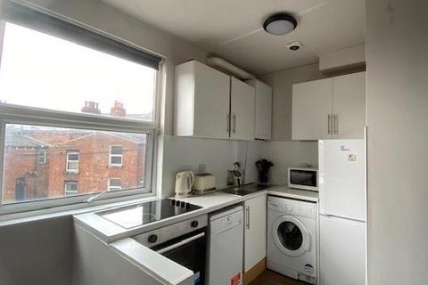 3 bedroom flat for sale - Brudenell Grove, Leeds