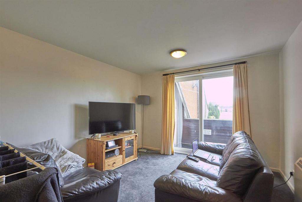 Clifton Court, Hinckley, Leicestershire 1 bed apartment £525 pcm (£