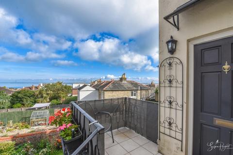 2 bedroom apartment for sale, *CHAIN FREE* John Street, Ryde