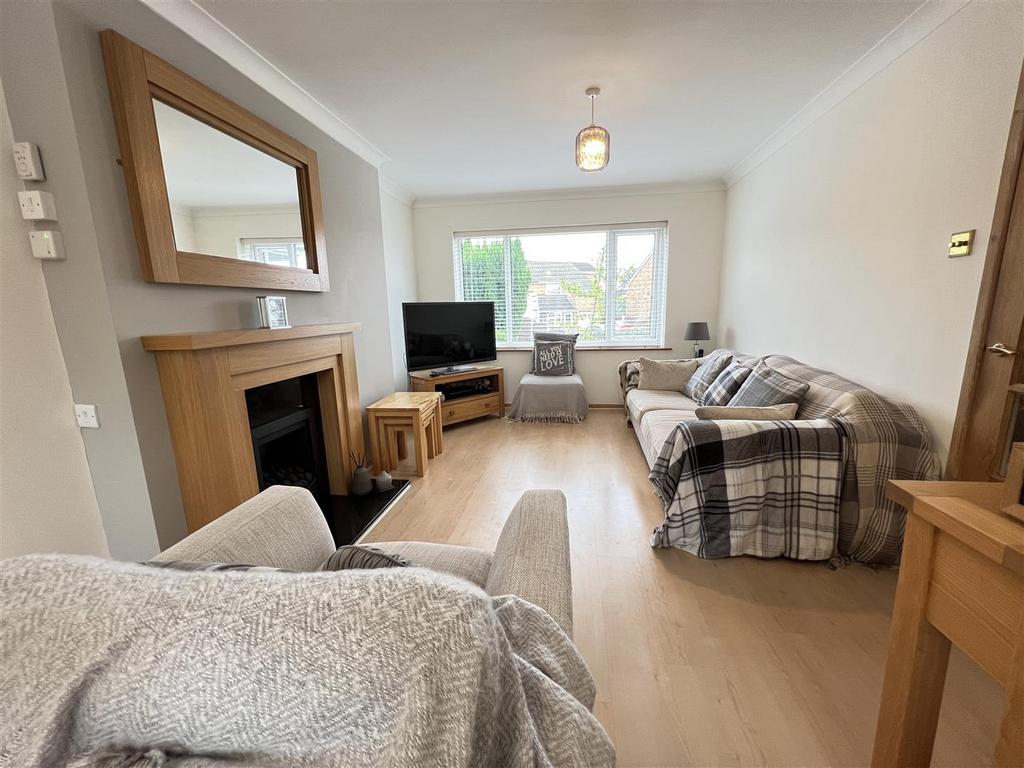 Ipswich Crescent, Great Barr, Birmingham 4 bed semidetached house £