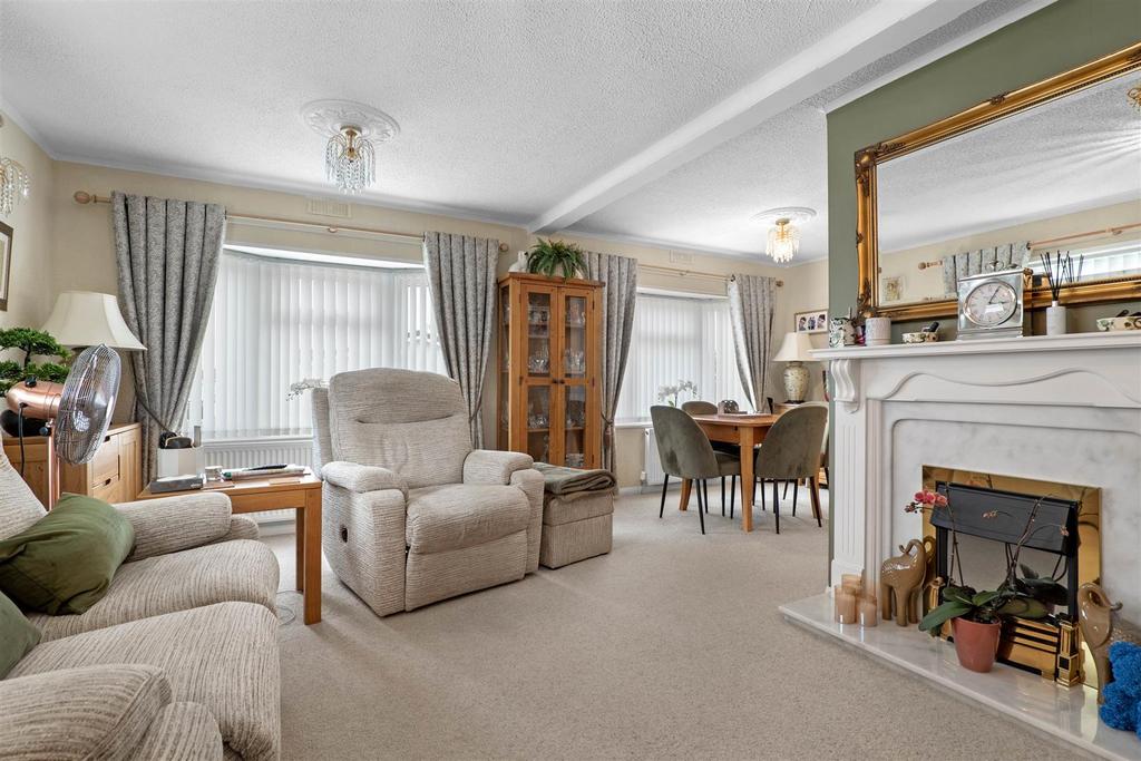 Mill Farm Park, Bulkington, Bedworth 2 bed mobile home £190,000