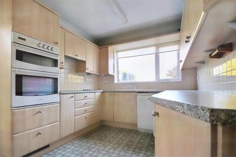 12 Bowers Close, Riseley, Bedford, MK44 1DP