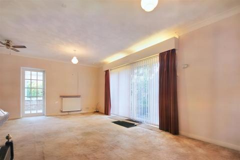 12 Bowers Close, Riseley, Bedford, MK44 1DP