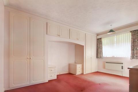 12 Bowers Close, Riseley, Bedford, MK44 1DP
