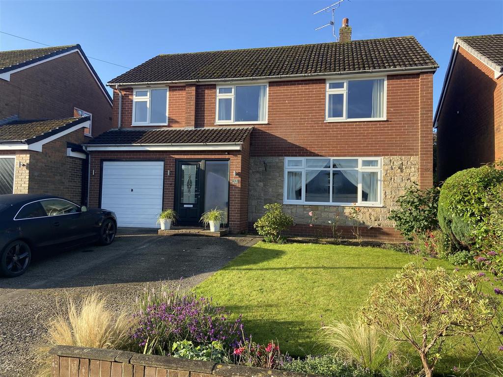 Tarporley Road, Whitchurch 4 bed detached house for sale £345,000