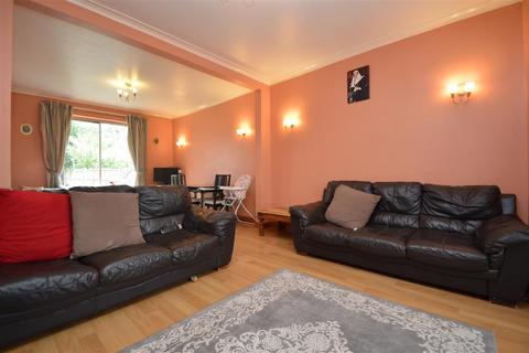 3 bedroom house for sale, Quebec Road, Ilford, IG2 6AW