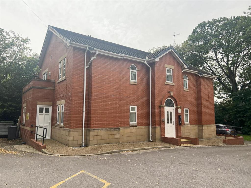 Fairhope Avenue, Salford 1 bed apartment £725 pcm (£167 pw)