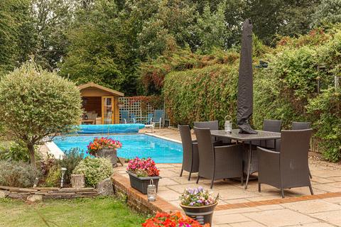 32 Tumblewood Road, Banstead, SM7 1DX