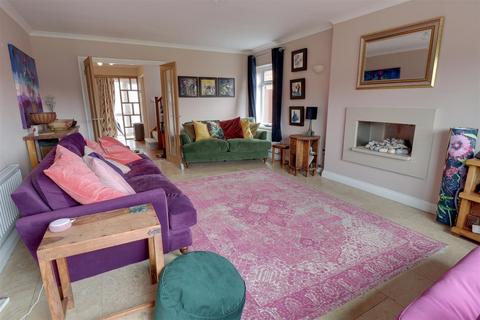151a Barnwood Road, Gloucester, GL4 3HE