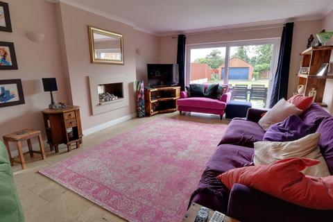 151a Barnwood Road, Gloucester, GL4 3HE