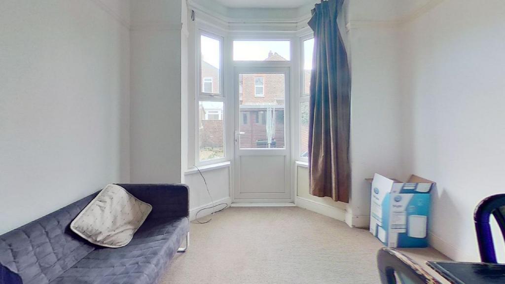 Tredegar Road, Southsea 3 bed terraced house £1,250 pcm (£288 pw)
