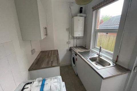 2 bedroom terraced house to rent - Wordsworth Road, Leicester