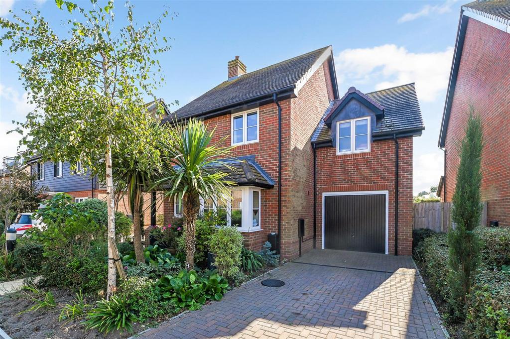 Tawny Close, Birdham, Chichester 3 bed detached house for sale £550,000