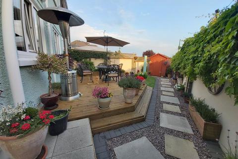 8 Heol Elfed, Burry Port, SA16 0AL