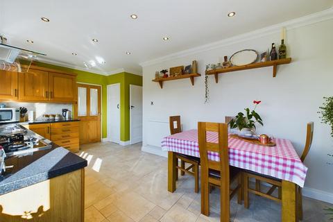 8 Heol Elfed, Burry Port, SA16 0AL
