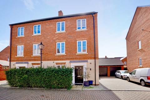 4 bedroom townhouse for sale, Griffin Road, Brampton, Huntingdon, PE28