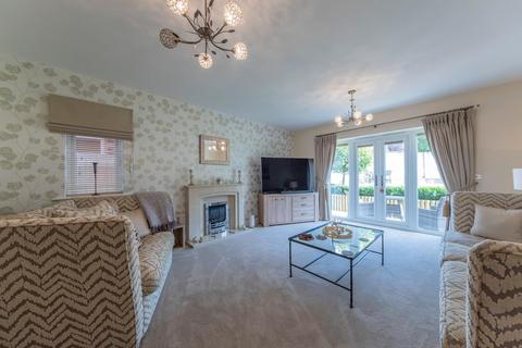 5 bedroom detached house for sale, Furber Close, Tarporley