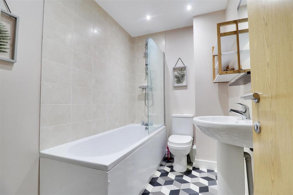 Bethune Avenue, Hull 3 bed terraced house £57,500