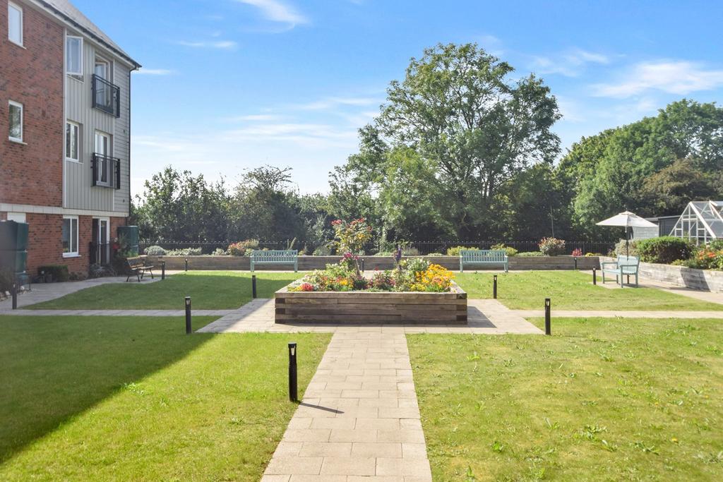 Pilots View, Chatham, ME4 1 bed flat for sale £161,250