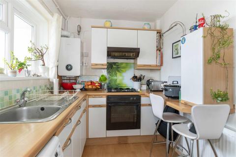 2 bedroom maisonette for sale, Queensway, Brighton