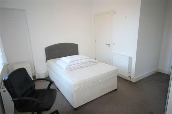 Galashiels - 3 bedroom flat to rent