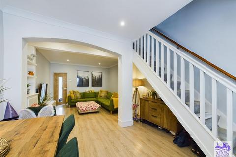 8 Collis Street, Rochester, ME2 3BE