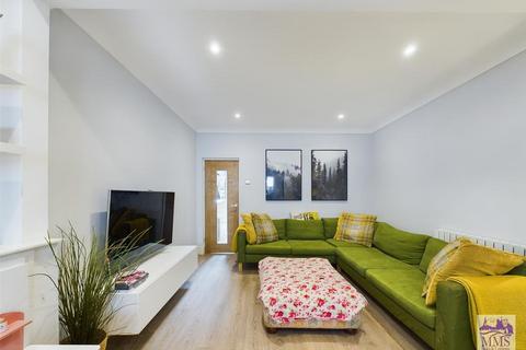 8 Collis Street, Rochester, ME2 3BE