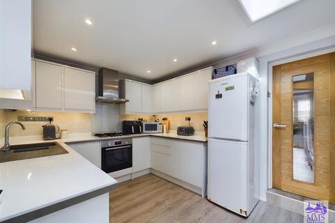 8 Collis Street, Rochester, ME2 3BE