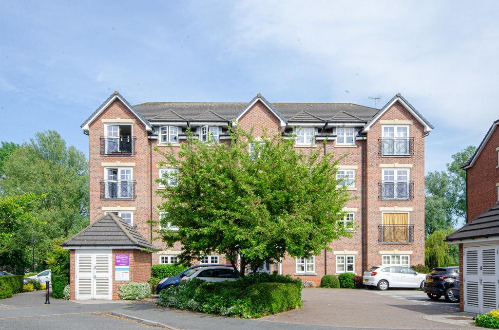 Drillfield Road, Northwich, CW9 2 bed apartment to rent £750 pcm (£