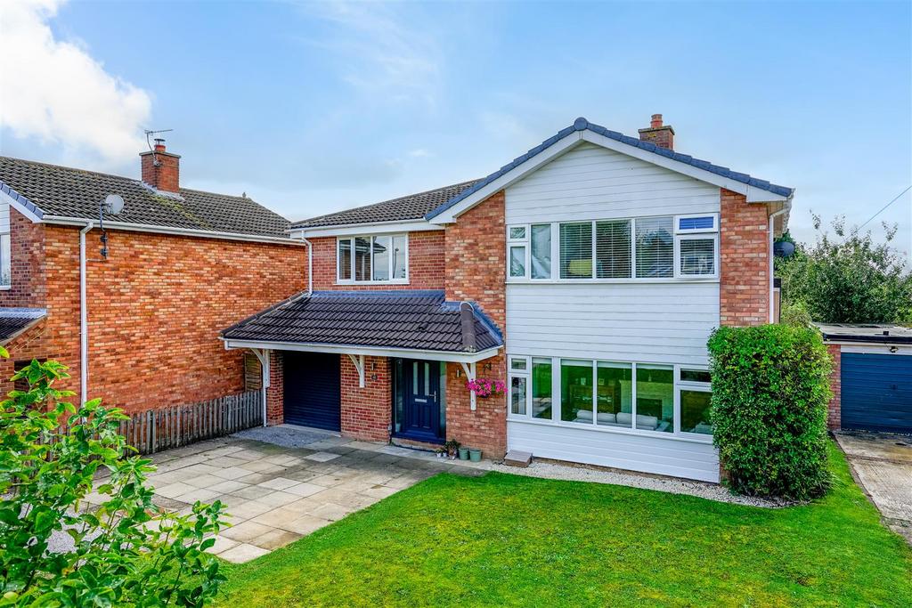 St. Nicholas Road, Copmanthorpe, York, YO23 3UX 4 bed detached house