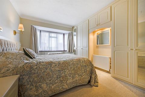 36 High View Road, Guildford, GU2 7RT