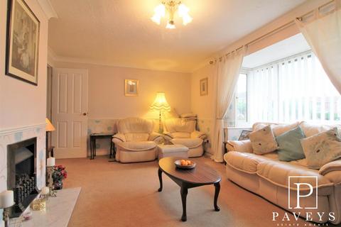 4 bedroom detached house for sale, Frietuna Road, Kirby Cross, Frinton-On-Sea